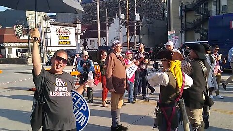 Gay Tweedy Bird Leftist Agitator Vs. Revolutionary War Reenactment Group Cringe