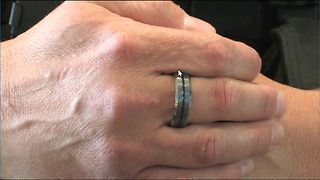 Jewelry Store Challenges others to Support Police