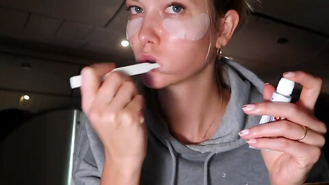 Karlie Kloss's In-flight Makeup Routine for Fresh & Glowing Skin!