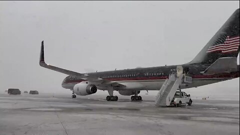 TRUMP❤️🇺🇸🥇LANDS WITH TRUMP FORCE ONE🕺🤍🇺🇸🏅🛫IN FROZEN WISCONSIN💙🇺🇸🛬⭐️