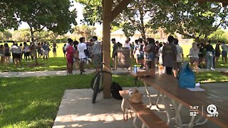 Palm Beach Gardens High School students clean up beach