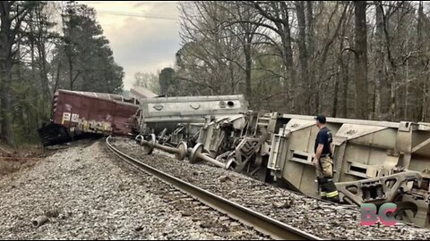 “No public danger” as Norfolk Southern train derails in Alabama