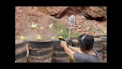 Treino com arma de fogo: Saque rápido com G2C, explodindo frutas e tiros com 1911 e revolver 38