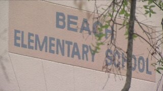 Parents continue fight to reopen Fort Myers Beach Elementary at Lee County School Board meeting