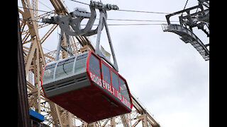 Roosevelt Island Tramway - Short trip from Roosevelt Island to Manhattan Island