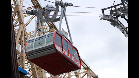 Roosevelt Island Tramway - Short trip from Roosevelt Island to Manhattan Island