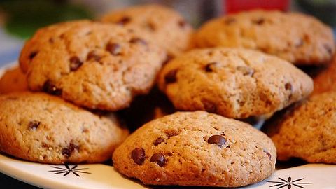 Walnut and chocolate chip cookies recipe