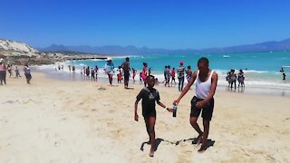 South Africa - Cape Town - Nice Weather at the beach (Video) (kVm)