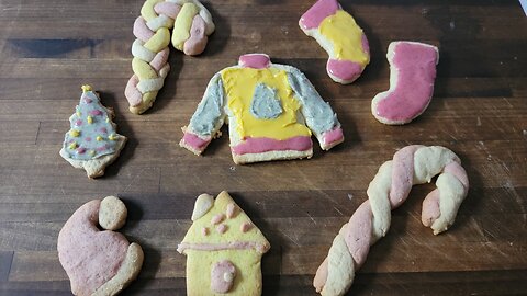 GLUTEN-FREE SUGAR COOKIES | NATURALLY DYED ICING | THE CHRISTMAS KITCHEN