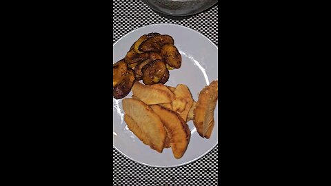Fried breadfruit and plantain with chutney#cooking #onepat #homemade #recipes #catchandcook