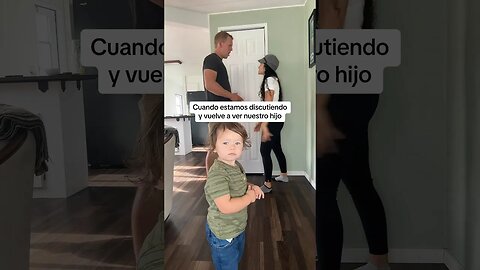 Cuando estamos discutiendo y vuelve a ver nuestro hijo 😬