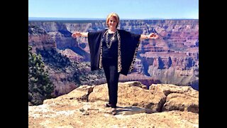 Delinda sings 'How Great Thou Art' in the Grand Canyon
