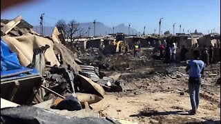 SOUTH AFRICA - Cape Town - Vrygrond Fire (Video) (4DC)