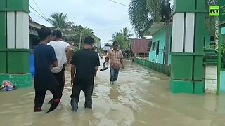 Severe Flooding Hits Indonesia, Hundreds DisplacedSeveral villages were flooded in northern