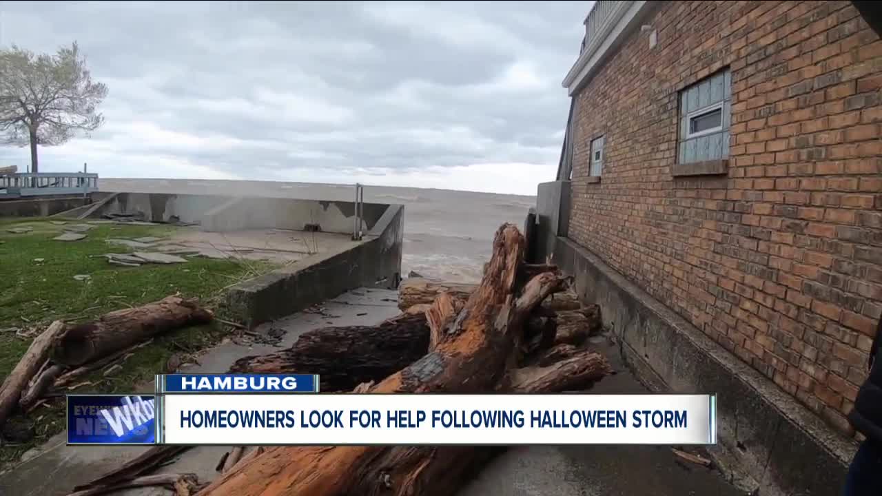 Halloween storm victims in Hamburg look for help