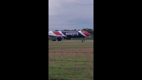 The New England Patriots take off from TF Green Airport in Warwick RI to beat the NY Giants!