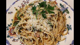 Pasta with Red Clam Sauce