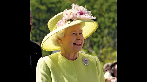 Royal Family Receives Queen Elizabeth's Coffin at Buckingham Palace