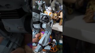 Hiya ToysBattle damage Ed-09 from the Robocop Movie