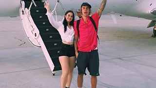 Justin Bieber Jetting To Coachella With ANOTHER Mystery Girl! Who Is She?!