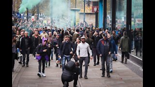 'Take off your masks' – Anti-lockdown protests in Manchester chant 'freedom'