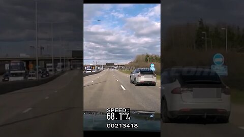 🔋Tesla P100D tries to Drag Race Police VW Touareg! Brutally chased down by Police VW Tourareg 286 H