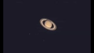 Astronom tar klare bilder av Saturn fra sitt eget hus