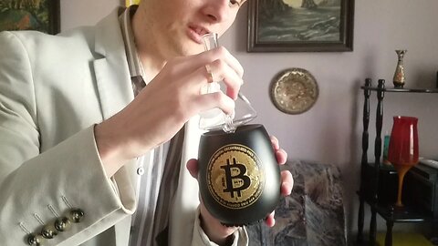 Unboxing a BEAUTIFUL laser-etched Bitcoin aromatherapy diffuser/nebulizer