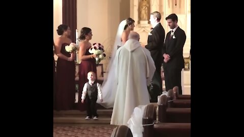 Funny world Kids add some comedy to a wedding