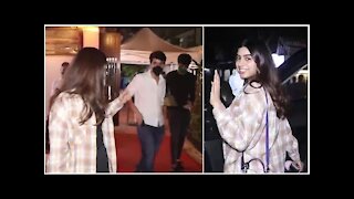 Khushi Kapoor with friends snapped at Izumi Restaurant | SpotboyE