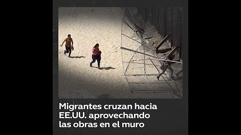 Migrantes aprovechan descuido y entran a EE.UU. cruzando el muro desde una playa de Tijuana