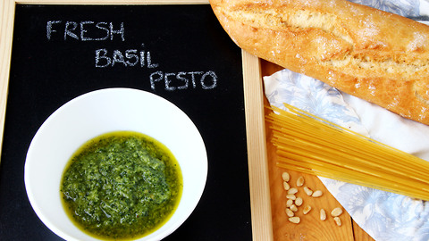 How to make green basil pesto: Homemade recipe