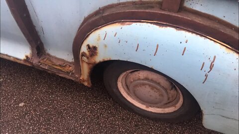 Morris Minor Traveller Made Uf Wood - How Did This Get An MOT?