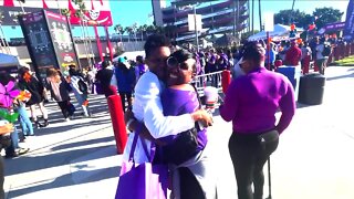 Thousands walk to end Alzheimer's at Raymond James Stadium