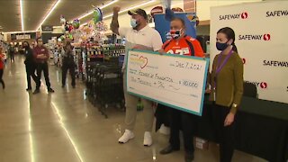 Broncos Lineman Dalton Risner, Safeway Foundation and Denver Public Schools team up to feed families for the holidays