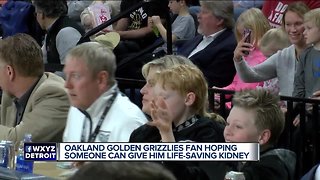 Oakland fan hoping to find kidney donor, raise awareness