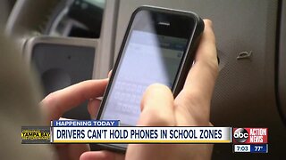 Drivers can't hold phones in Florida school zones