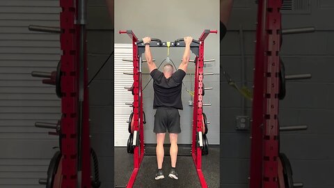How to Perform a Scap Retraction from Pull-Up Position | Tigerfitness