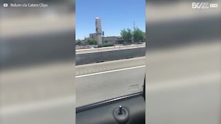 Batman aperçu au volant de sa Batmobile dans le Nevada
