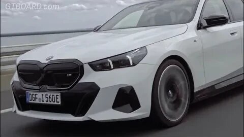 🔋BMW i5 M60 xDrive Alpine White and in motion with sound (?) 🪫🔌