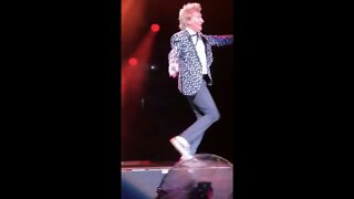 ROD STEWART You Wear It Well live Atlanta 8-30-22 streamed from 2nd row