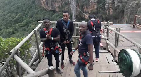 SOUTH AFRICA - Mpumalanga - The Wild Gorge swing at Oribi Gorge (Videos) (zbZ)