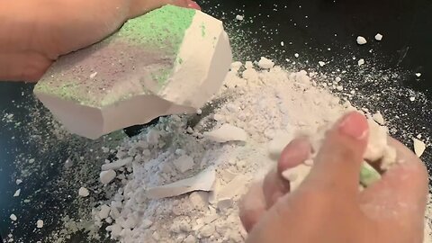 White snowy crumbly gym chalk asmr|color full reform gymchalk crush