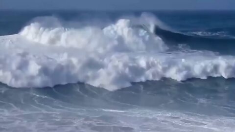 nazare beach - NATIFLIX