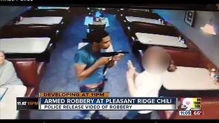 Man robs Pleasant Ridge Chili, holds waitress at gunpoint