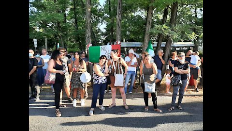 Manifestazione contro il lasciapassare sanitario a Frosinone