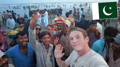 American Meeting Pakistanis at Clifton Beach, Karachi