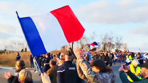 LOVE THAT BIG, BEAUTIFUL FRENCH FREEDOM CONVOY MARCHING ON PARIS!!!