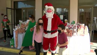 Palm Beach foundation gives gifts to over 300 children