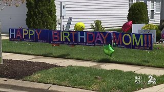 Family decorates lawn of their 89-year-old mother for her birthday